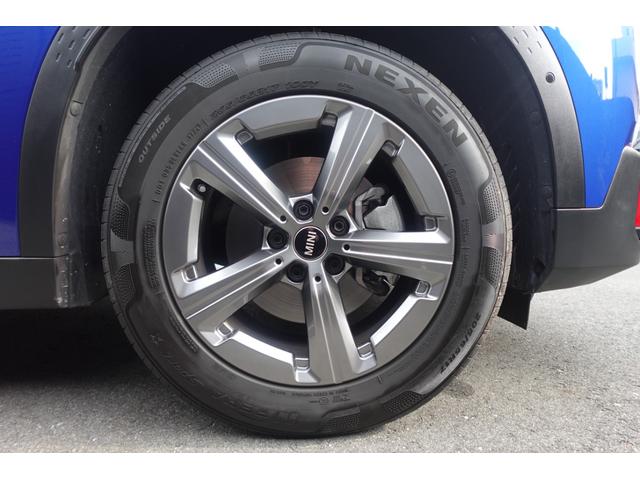 ＭＩＮＩ カントリーマンＤ　クラシック・トリム　弊社登録車　Ｍパッケージ　ｈａｒｍａｎ／ｋａｒｄｏｎスピーカーシステム　ドライビングアシストプロ　パーキングアシスト＋　ヘッドアップディスプレイ　アダプティブＬＥＤヘッドライト　認定中古車（6枚目）