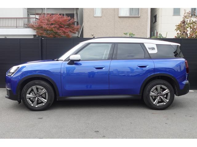 ＭＩＮＩ カントリーマンＤ　クラシック・トリム　弊社登録車　Ｍパッケージ　ｈａｒｍａｎ／ｋａｒｄｏｎスピーカーシステム　ドライビングアシストプロ　パーキングアシスト＋　ヘッドアップディスプレイ　アダプティブＬＥＤヘッドライト　認定中古車（13枚目）