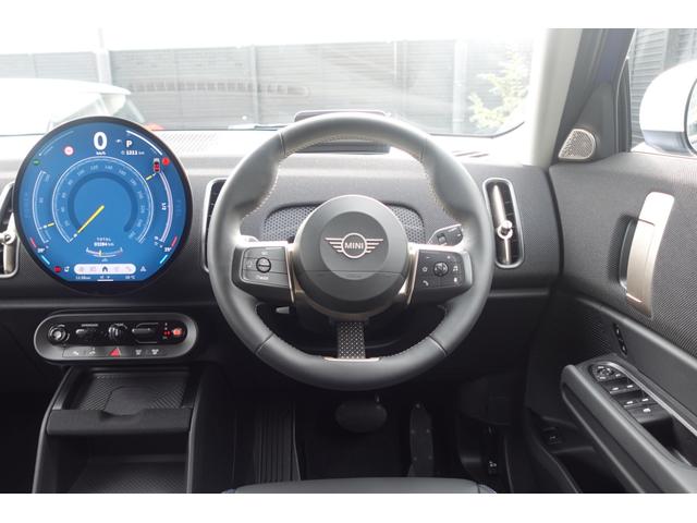 ＭＩＮＩ カントリーマンＤ　クラシック・トリム　弊社登録車　Ｍパッケージ　ｈａｒｍａｎ／ｋａｒｄｏｎスピーカーシステム　ドライビングアシストプロ　パーキングアシスト＋　ヘッドアップディスプレイ　アダプティブＬＥＤヘッドライト　認定中古車（23枚目）
