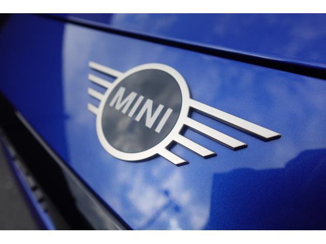 ＭＩＮＩ カントリーマンＤ　クラシック・トリム　弊社登録車　Ｍパッケージ　ｈａｒｍａｎ／ｋａｒｄｏｎスピーカーシステム　ドライビングアシストプロ　パーキングアシスト＋　ヘッドアップディスプレイ　アダプティブＬＥＤヘッドライト　認定中古車（78枚目）