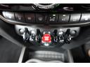 クーパーＤ　クロスオーバー　オール４　弊社下取ワンオーナー　アクティブクルーズコントロール　純正ＨＤＤナビ　ＬＥＤヘッドライト　禁煙車　バックカメラＰＤＣ　コンフォートアクセス１７インチアロイホイールオートトランクシートヒーター認定中古車（35枚目）