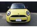 ＭＩＮＩ クーパーＣ　クラシック・トリム　弊社登録車　ＡＣＣ　ＨＵＤ　ドライビングアシスト　パーキングアシスト　アダプティブＬＥＤヘッドライト　シートヒーター　ステアリング＆レーンコントロールアシスト　ワイヤレスチャージング　認定中古車（7枚目）