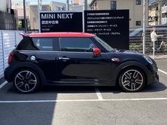 ＭＩＮＩファイナンス商品、ＭＩＮＩ自動車保険、ドライブレコーダーの取り扱いも行っております。お車のことはすべて当社にお任せください。　００７８−６０４８−０２００ＭＩＮＩ　ＮＥＸＴ　城東鶴見へ 4