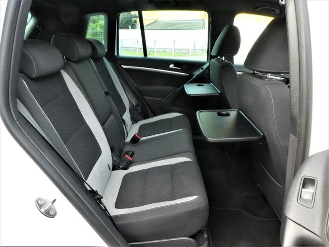 TSIブルーモーションテクノロジーRラインパッケージ 1年保証付/170項目 正規D車 1オーナー 純正ナビ地デジBカメラETC キセノン(19枚目)