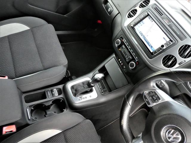 TSIブルーモーションテクノロジーRラインパッケージ 1年保証付/170項目 正規D車 1オーナー 純正ナビ地デジBカメラETC キセノン(21枚目)
