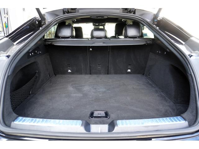 弊社では自社板金工場も完備しております！お車の予期せぬ傷や事故での損傷ボディー傷はもちろん対応！ホイルの傷など些細な部分の補修修理も対応しております！外注ではなく！安心の自社工場となります！