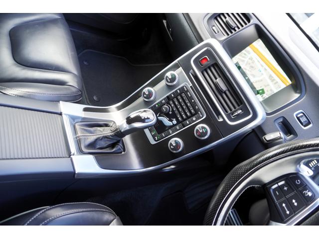 Ｖ６０ Ｔ５　Ｒデザイン　全プラン２年保証付　後期　８ＡＴ　黒革　純正ナビ地デジＢカメラＥＴＣ　衝突軽減　パワーシート　シートヒーター　ブラインドスポットモニター　レーンキープ　アクティブクルーズコントロール（28枚目）