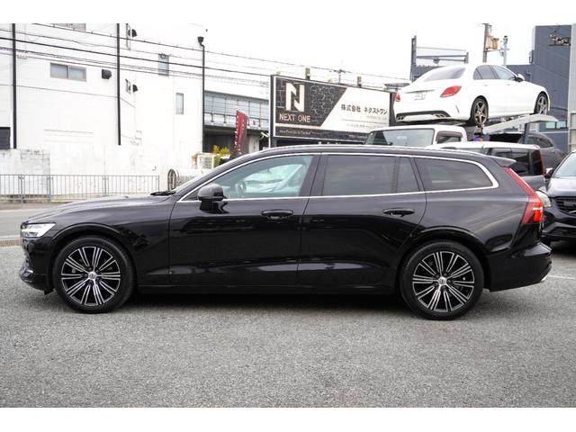 V60 T5 インスクリプション 全プラン2年保証付 1オーナー 本革 純正ナビ地デジ全周囲カメラETC ヘッドアップディスプレイ パワーバックドア パワーシート シートヒーター/クーラー ブラインドウスポットモニター 衝突軽減(17枚目)