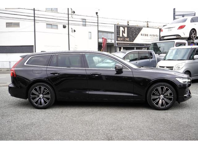 V60 T5 インスクリプション 全プラン2年保証付 1オーナー 本革 純正ナビ地デジ全周囲カメラETC ヘッドアップディスプレイ パワーバックドア パワーシート シートヒーター/クーラー ブラインドウスポットモニター 衝突軽減(18枚目)