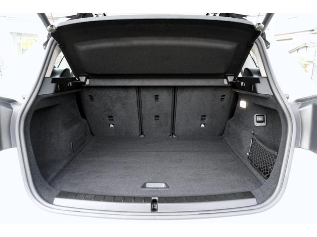 弊社では自社板金工場も完備しております！お車の予期せぬ傷や事故での損傷ボディー傷はもちろん対応！ホイルの傷など些細な部分の補修修理も対応しております！外注ではなく！安心の自社工場となります！