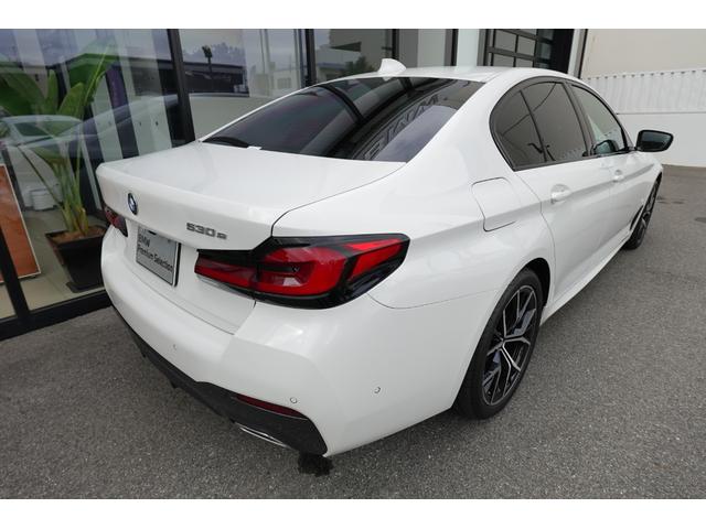 ５シリーズ ５３０ｅ　Ｍスポーツ　エディションジョイ＋　弊社下取ワンオーナー車／ブラックレザー／全周囲カメラ／アクティブクルーズコントロール／ヘッドアップディスプレイ／オートトランク／１９インチアロイホイール／アダプティブＬＥＤヘッドライト／認定中古車／（9枚目）