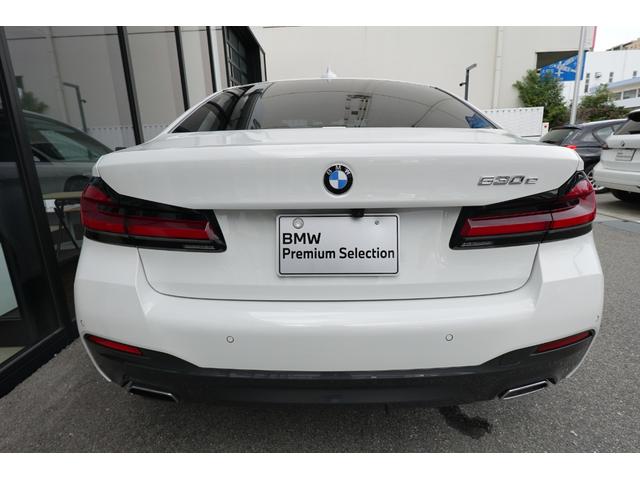 ５シリーズ ５３０ｅ　Ｍスポーツ　エディションジョイ＋　弊社下取ワンオーナー車／ブラックレザー／全周囲カメラ／アクティブクルーズコントロール／ヘッドアップディスプレイ／オートトランク／１９インチアロイホイール／アダプティブＬＥＤヘッドライト／認定中古車／（10枚目）