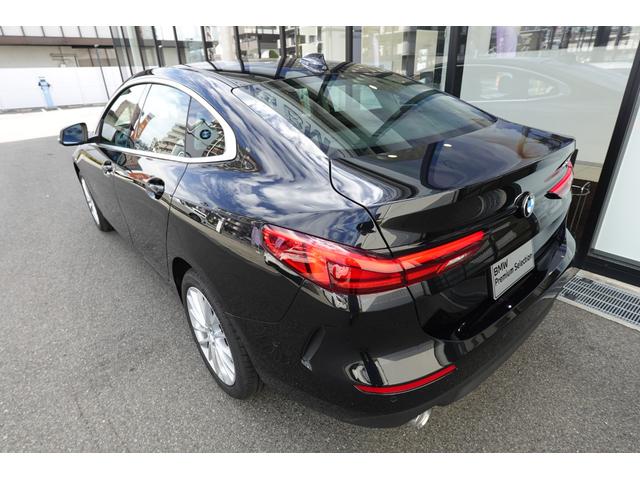 2シリーズ 218dグランクーペ プレイ 直列4気筒2000CCディーゼルエンジン ヘッドアップディスプレイ アクティブクルーズ リヤビューカメラ アンビエントライト 電動シート Bluetooth ハンズフリー コンフォートアクセス(11枚目)