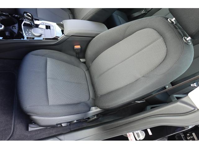 2シリーズ 218dグランクーペ プレイ 直列4気筒2000CCディーゼルエンジン ヘッドアップディスプレイ アクティブクルーズ リヤビューカメラ アンビエントライト 電動シート Bluetooth ハンズフリー コンフォートアクセス(29枚目)