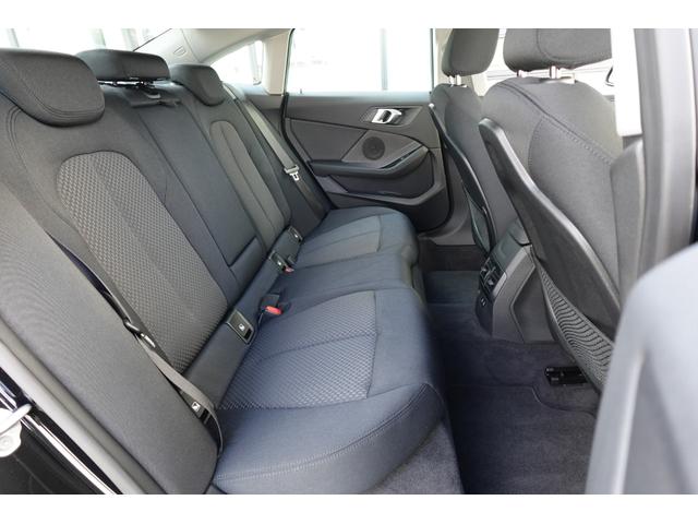 2シリーズ 218dグランクーペ プレイ 直列4気筒2000CCディーゼルエンジン ヘッドアップディスプレイ アクティブクルーズ リヤビューカメラ アンビエントライト 電動シート Bluetooth ハンズフリー コンフォートアクセス(31枚目)