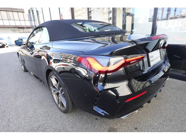 ４シリーズ Ｍ４４０ｉ　ｘＤｒｉｖｅカブリオレ　弊社下取ワンオーナー　カーブドディスプレイ　モカヴァーネスカレザー　ヘッドアップディスプレイ　全周囲カメラ　ＢＭＷレーザーライト　ハーマンカードンスピーカー　ウインドディフレクター　純正１９インチＡＷ（8枚目）