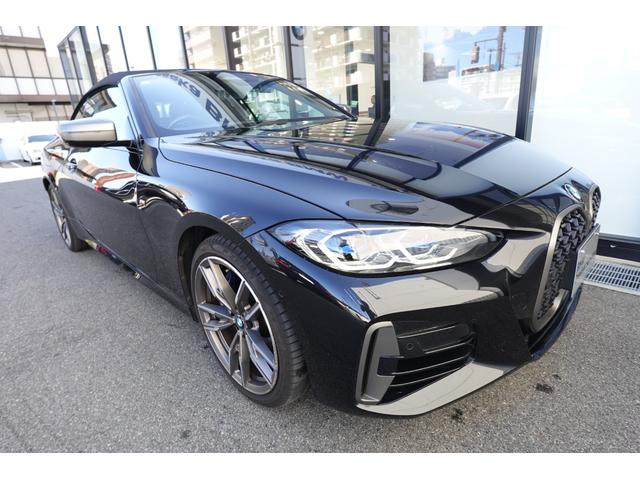 ４シリーズ Ｍ４４０ｉ　ｘＤｒｉｖｅカブリオレ　弊社下取ワンオーナー　カーブドディスプレイ　モカヴァーネスカレザー　ヘッドアップディスプレイ　全周囲カメラ　ＢＭＷレーザーライト　ハーマンカードンスピーカー　ウインドディフレクター　純正１９インチＡＷ（14枚目）