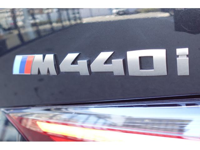 ４シリーズ Ｍ４４０ｉ　ｘＤｒｉｖｅカブリオレ　弊社下取ワンオーナー　カーブドディスプレイ　モカヴァーネスカレザー　ヘッドアップディスプレイ　全周囲カメラ　ＢＭＷレーザーライト　ハーマンカードンスピーカー　ウインドディフレクター　純正１９インチＡＷ（32枚目）
