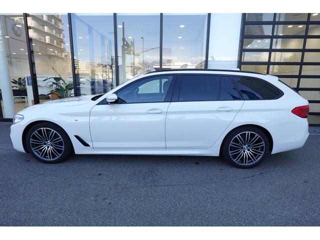 ５シリーズ ５３０ｉツーリング　Ｍスポーツ　ワンオーナー　黒革　シートヒーター　サンルーフ　ＣＤ＆ＤＶＤ　ＴＶ　後輪操舵　全周囲カメラ　ｈａｒｍａｎ／ｋａｒｄｏｎスピーカー　アンビエントライト　Ｂｌｕｅｔｏｏｔｈオーディオ　ＢＭＷ認定中古車（13枚目）