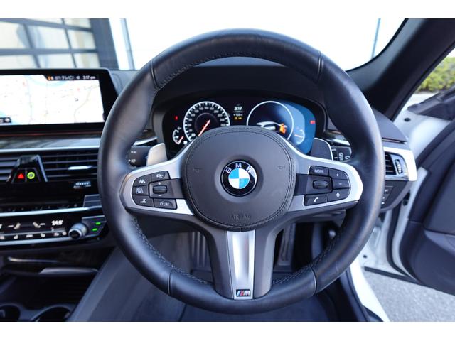 ５シリーズ ５３０ｉツーリング　Ｍスポーツ　ワンオーナー　黒革　シートヒーター　サンルーフ　ＣＤ＆ＤＶＤ　ＴＶ　後輪操舵　全周囲カメラ　ｈａｒｍａｎ／ｋａｒｄｏｎスピーカー　アンビエントライト　Ｂｌｕｅｔｏｏｔｈオーディオ　ＢＭＷ認定中古車（36枚目）