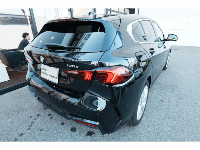 1シリーズ 120d ハイラインパッケージ 弊社元デモカー/ハイラインP/パーフォレーテッドヴェガンザモカレザー/スポーツシート/サンプロテクションガラス/ハーマンカードンスピーカー/シートヒーター/全周囲カメラ/認定中古車/プライバシーガラス(12枚目)