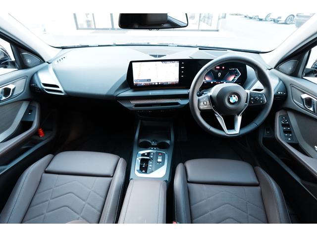 1シリーズ 120d ハイラインパッケージ 弊社元デモカー/ハイラインP/パーフォレーテッドヴェガンザモカレザー/スポーツシート/サンプロテクションガラス/ハーマンカードンスピーカー/シートヒーター/全周囲カメラ/認定中古車/プライバシーガラス(34枚目)