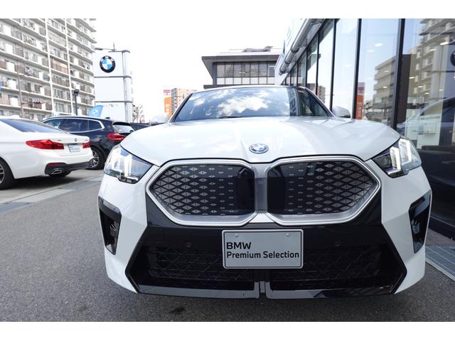 iX2 xDrive 30 Mスポーツ カーブドディスプレイ パノラマガラスサンルーフ HUD ACC 全周囲カメラ・センサー シート・ステアヒーター AppleCarPlay AndroidAuto Bluetooth 弊社元デモカー(17枚目)