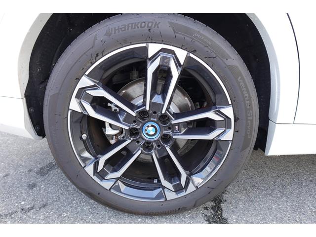 iX2 xDrive 30 Mスポーツ カーブドディスプレイ パノラマガラスサンルーフ HUD ACC 全周囲カメラ・センサー シート・ステアヒーター AppleCarPlay AndroidAuto Bluetooth 弊社元デモカー(22枚目)