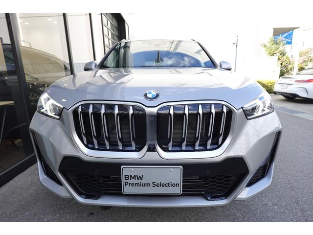 X1 sDrive 18i Mスポーツ ハイラインパック 弊社元デモ車/ハイラインパッケージ/テクノロジーパッケージ/シートヒーター/アクティブシート/ハーマンカードンスピーカー/オイスターレザー/ドライビングアシストプロフェッショナル/HUD/全周囲カメラ(6枚目)