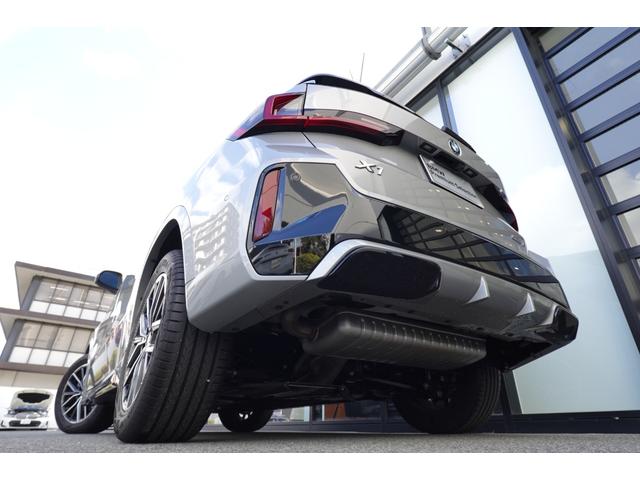 X1 sDrive 18i Mスポーツ ハイラインパック 弊社元デモ車/ハイラインパッケージ/テクノロジーパッケージ/シートヒーター/アクティブシート/ハーマンカードンスピーカー/オイスターレザー/ドライビングアシストプロフェッショナル/HUD/全周囲カメラ(11枚目)