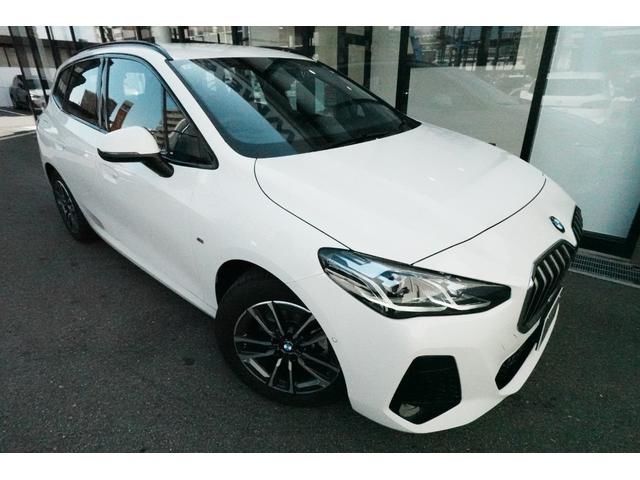 保証期間内はエンジンやトランスミッション、ブレーキなどの主要部分が万一、修理が必要となった場合は工賃まで含めて無料で対応致します。保証の対象部品等、お気軽にお尋ね下さいませ。