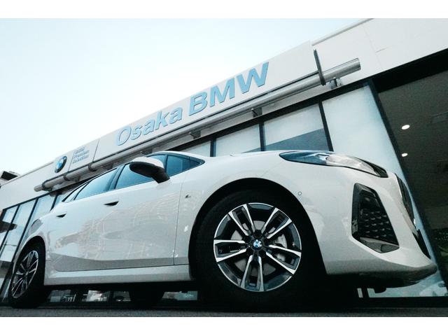 ドイツ本社と同様の教育を受けたＢＭＷ専門のメカニックが、１００項目にも上るポイントを徹底的にチェック致します。その保証料が車両本体価格に含まれております。