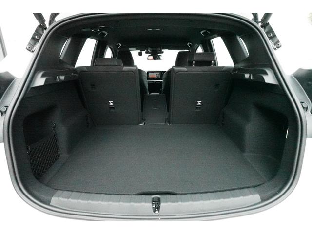 ドイツ本社と同様の教育を受けたＢＭＷ専門のメカニックが、１００項目にも上るポイントを徹底的にチェック致します。その保証料が車両本体価格に含まれております。