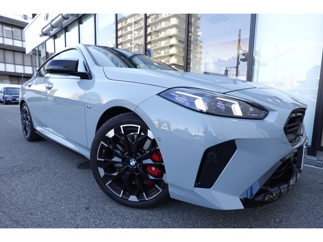 ２シリーズ Ｍ２３５　ｘＤｒｉｖｅグランクーペ　弊社元デモカー／Ｍパフォーマンスモデル／ブラックルーフ／シートヒーター／コーラルレッドレザー／全周囲カメラ／ドライビングアシストプロフェッショナル／パーキングアシストプラス／認定中古車（16枚目）