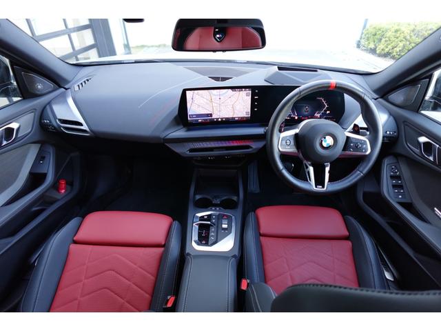 ２シリーズ Ｍ２３５　ｘＤｒｉｖｅグランクーペ　弊社元デモカー／Ｍパフォーマンスモデル／ブラックルーフ／シートヒーター／コーラルレッドレザー／全周囲カメラ／ドライビングアシストプロフェッショナル／パーキングアシストプラス／認定中古車（36枚目）