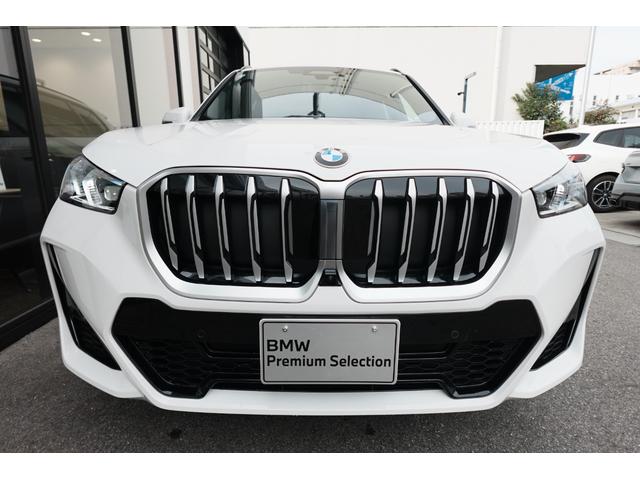 Ｘ１ ｘＤｒｉｖｅ　２０ｄ　Ｍスポーツ　テクノロジーパッケージ　ステアリングヒーター　カーブドディスプレイ　ドライビングアシストプロフェッショナル　ヘッドアップディスプレイ　アダプティブＭサスペンション　アンビエントライト　元レンタカー（5枚目）