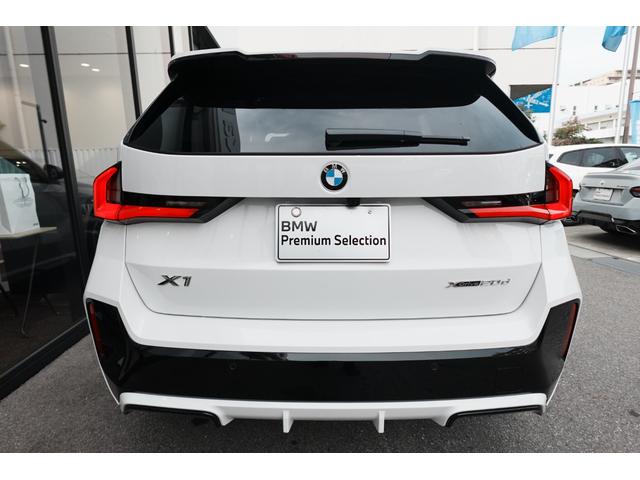 Ｘ１ ｘＤｒｉｖｅ　２０ｄ　Ｍスポーツ　テクノロジーパッケージ　ステアリングヒーター　カーブドディスプレイ　ドライビングアシストプロフェッショナル　ヘッドアップディスプレイ　アダプティブＭサスペンション　アンビエントライト　元レンタカー（11枚目）