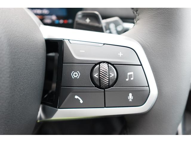 Ｘ１ ｘＤｒｉｖｅ　２０ｄ　Ｍスポーツ　テクノロジーパッケージ　ステアリングヒーター　カーブドディスプレイ　ドライビングアシストプロフェッショナル　ヘッドアップディスプレイ　アダプティブＭサスペンション　アンビエントライト　元レンタカー（65枚目）