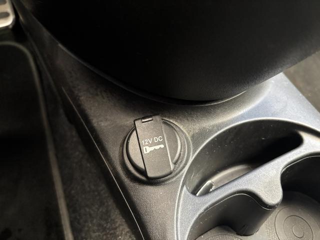 アバルト５９５ ベースグレード　認定中古車保証１年　左５速ＭＴ　ＥＴＣ　ドライブレコーダー前後　Ｃａｒｐｌａｙ　Ｂｌｕｅｔｏｏｔｈ　ＵＳＢ　テレビ　バックカメラ（26枚目）