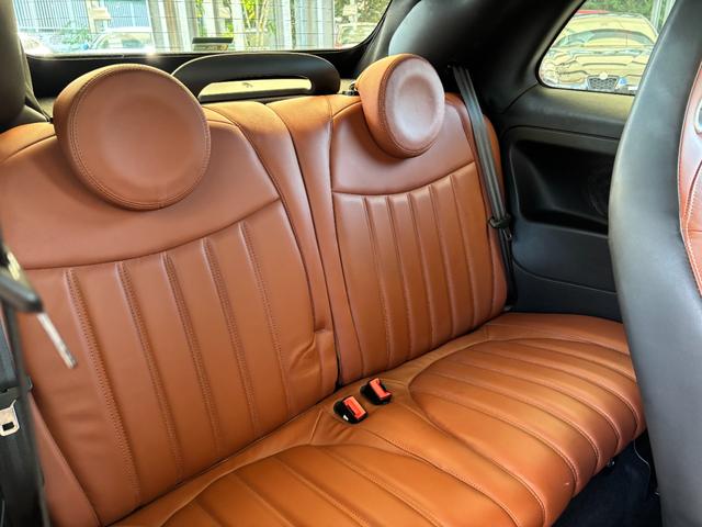 アバルト５９５Ｃ ツーリズモ　茶革シート　ドライブレコーダー　バックカメラ　ＥＴＣ　キセノンヘッドライト　１７インチアルミホイール　パドルシフト　黒幌　Ａｐｐｌｅ　Ｃａｒｐｌａｙ　アルミフューエルリット　オートエアコン（9枚目）