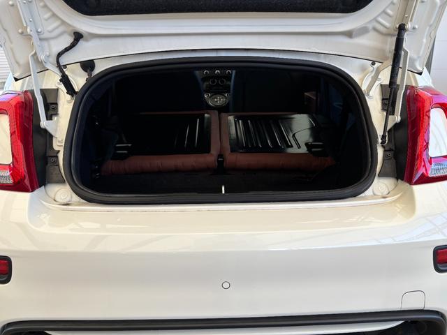 アバルト５９５Ｃ ツーリズモ　茶革シート　ドライブレコーダー　バックカメラ　ＥＴＣ　キセノンヘッドライト　１７インチアルミホイール　パドルシフト　黒幌　Ａｐｐｌｅ　Ｃａｒｐｌａｙ　アルミフューエルリット　オートエアコン（28枚目）