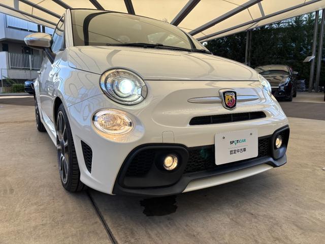 アバルト５９５Ｃ ツーリズモ　茶革シート　ドライブレコーダー　バックカメラ　ＥＴＣ　キセノンヘッドライト　１７インチアルミホイール　パドルシフト　黒幌　Ａｐｐｌｅ　Ｃａｒｐｌａｙ　アルミフューエルリット　オートエアコン（34枚目）