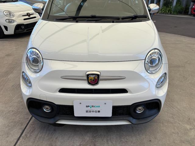 アバルト５９５Ｃ ツーリズモ　茶革シート　ドライブレコーダー　バックカメラ　ＥＴＣ　キセノンヘッドライト　１７インチアルミホイール　パドルシフト　黒幌　Ａｐｐｌｅ　Ｃａｒｐｌａｙ　アルミフューエルリット　オートエアコン（35枚目）