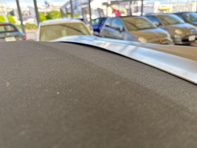 アバルト５９５Ｃ ツーリズモ　茶革シート　ドライブレコーダー　バックカメラ　ＥＴＣ　キセノンヘッドライト　１７インチアルミホイール　パドルシフト　黒幌　Ａｐｐｌｅ　Ｃａｒｐｌａｙ　アルミフューエルリット　オートエアコン（51枚目）