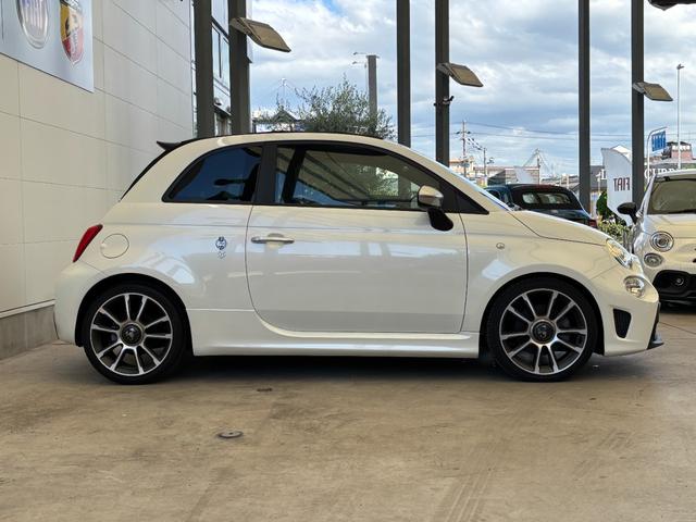 アバルト５９５Ｃ ツーリズモ　茶革シート　ドライブレコーダー　バックカメラ　ＥＴＣ　キセノンヘッドライト　１７インチアルミホイール　パドルシフト　黒幌　Ａｐｐｌｅ　Ｃａｒｐｌａｙ　アルミフューエルリット　オートエアコン（58枚目）