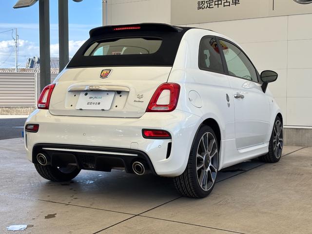 アバルト５９５Ｃ ツーリズモ　茶革シート　ドライブレコーダー　バックカメラ　ＥＴＣ　キセノンヘッドライト　１７インチアルミホイール　パドルシフト　黒幌　Ａｐｐｌｅ　Ｃａｒｐｌａｙ　アルミフューエルリット　オートエアコン（59枚目）
