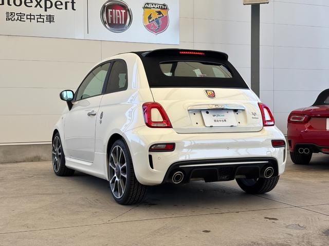 アバルト５９５Ｃ ツーリズモ　茶革シート　ドライブレコーダー　バックカメラ　ＥＴＣ　キセノンヘッドライト　１７インチアルミホイール　パドルシフト　黒幌　Ａｐｐｌｅ　Ｃａｒｐｌａｙ　アルミフューエルリット　オートエアコン（61枚目）