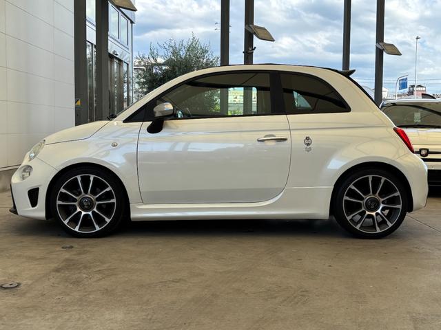 アバルト５９５Ｃ ツーリズモ　茶革シート　ドライブレコーダー　バックカメラ　ＥＴＣ　キセノンヘッドライト　１７インチアルミホイール　パドルシフト　黒幌　Ａｐｐｌｅ　Ｃａｒｐｌａｙ　アルミフューエルリット　オートエアコン（62枚目）