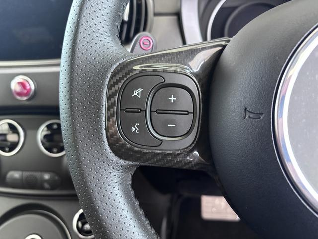 アバルト５９５ コンペティツィオーネ　ＥＴＣ　ドラレコ　レーダー探知機　バックカメラ　１７インチアルミホイール　ブレンボ赤キャリパー　ＨＩＤヘッドライト　レコードモンツァ　パドルシフト　オートエアコン　ａｐｐｌｅｃａｒｐｌａｙ（10枚目）