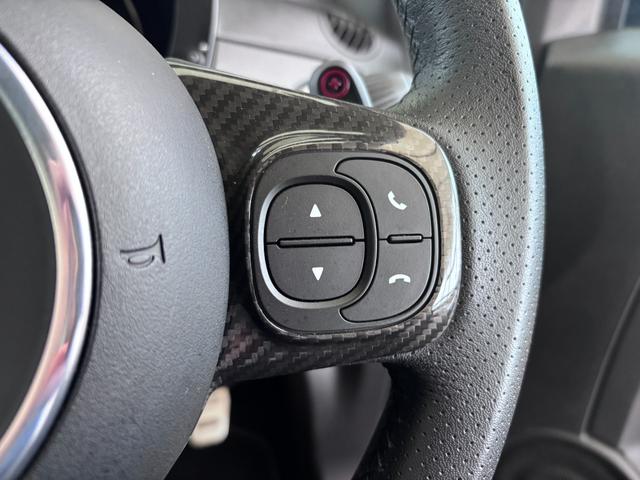 アバルト５９５ コンペティツィオーネ　ＥＴＣ　ドラレコ　レーダー探知機　バックカメラ　１７インチアルミホイール　ブレンボ赤キャリパー　ＨＩＤヘッドライト　レコードモンツァ　パドルシフト　オートエアコン　ａｐｐｌｅｃａｒｐｌａｙ（11枚目）